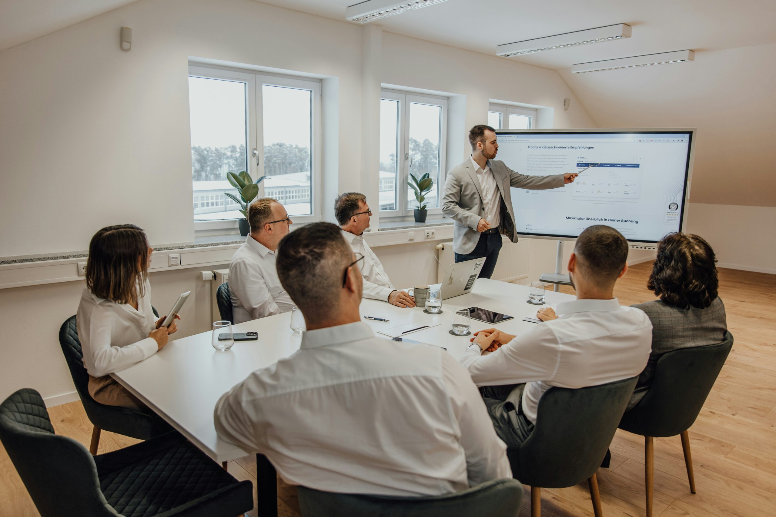 Illustration of How Strategic Partnerships Drive Growth in the Smart Office Industry